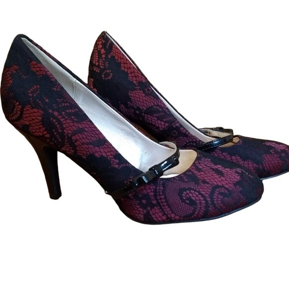 Cause & Effect Lace Satin High Heel Shoes, Size 8 - Picture 2 of 12